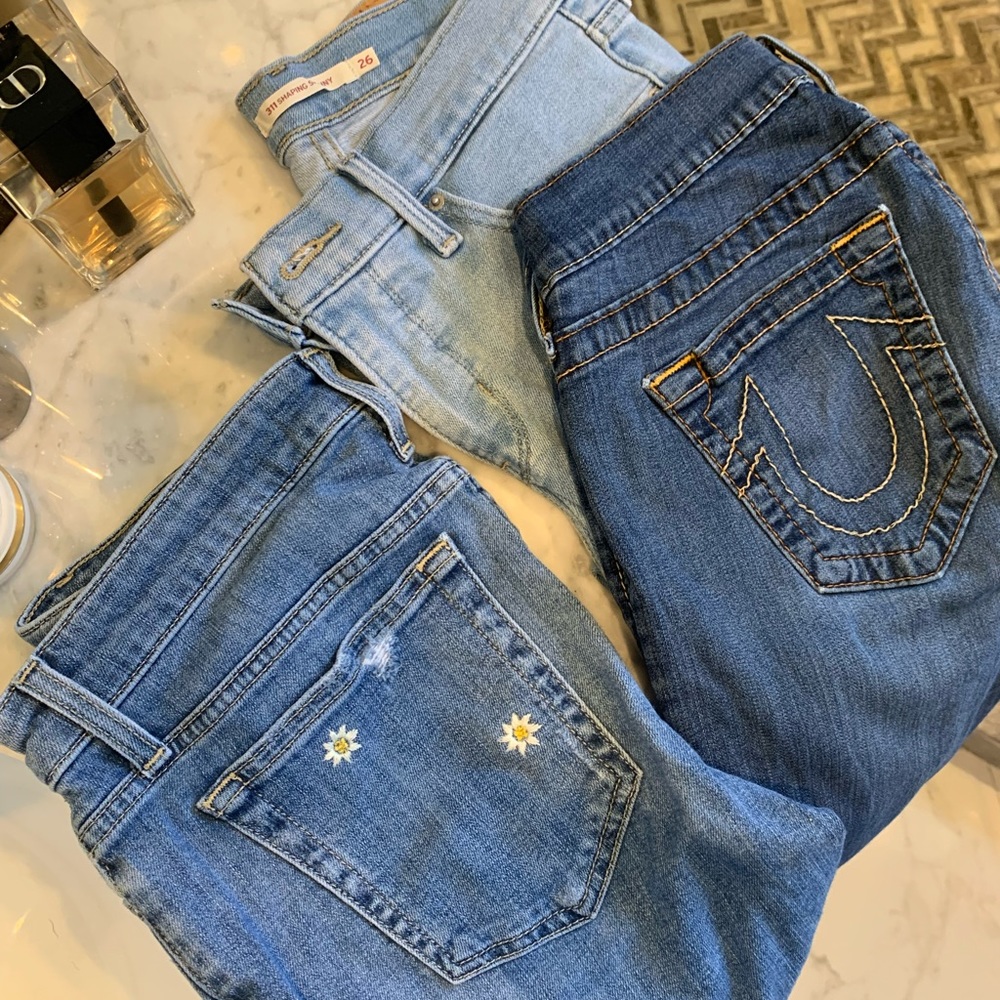 Lot of 3 Jeans Levi’s, True Religion , Joe’s